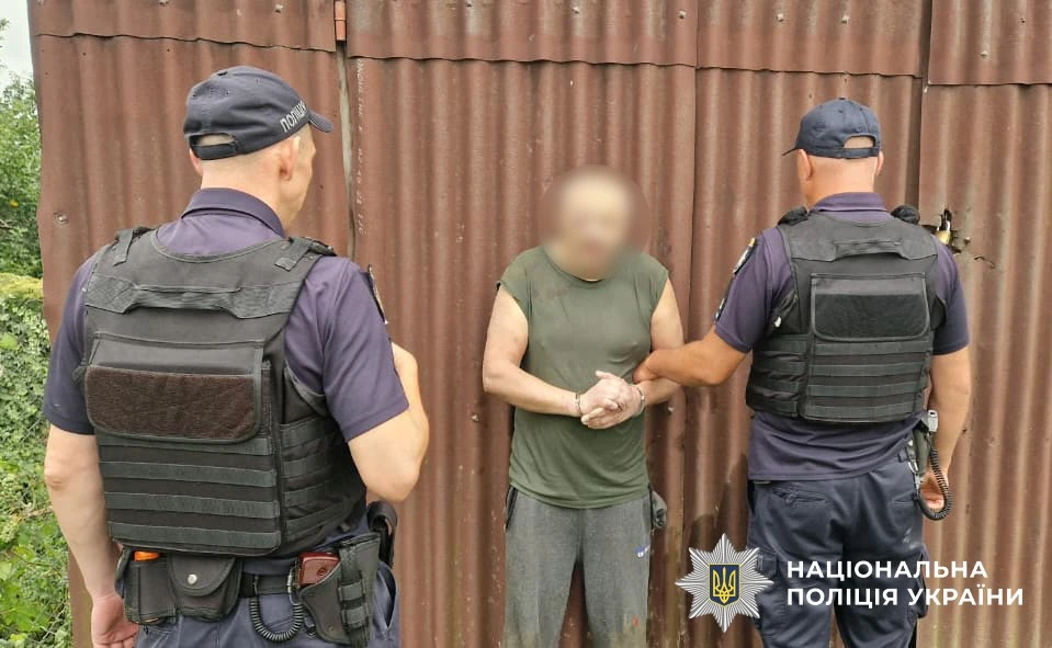 54-річний житель села Їжівці під час затримання на Буковині після 11 днів переховування