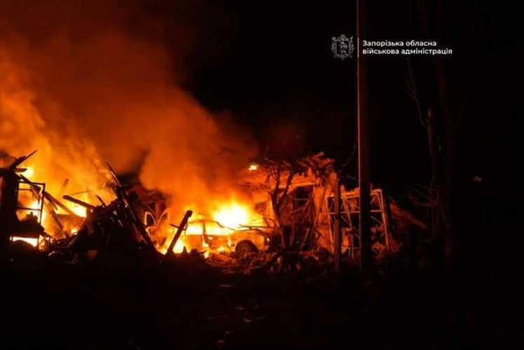 Наслідки удару по металургійному комбінату «Запоріжсталь» у Запоріжжі