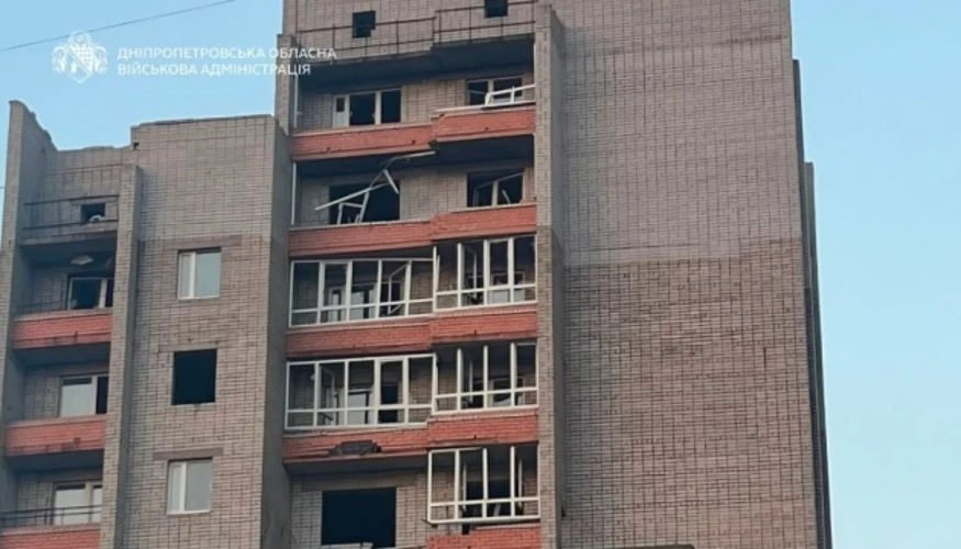 Наслідки обстрілів на Дніпропетровщині: пошкоджені багатоповерхівки, приватний будинок, ліцей і магазин