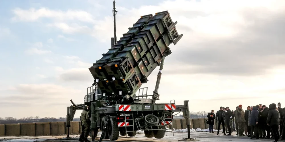 Ілюстративне фото ракетних компонентів для Patriot і THAAD на виробництві