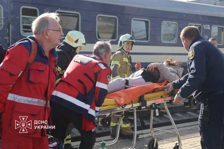 П’ять працівників залізниці загинули внаслідок атаки на вокзал Дніпро-Головний