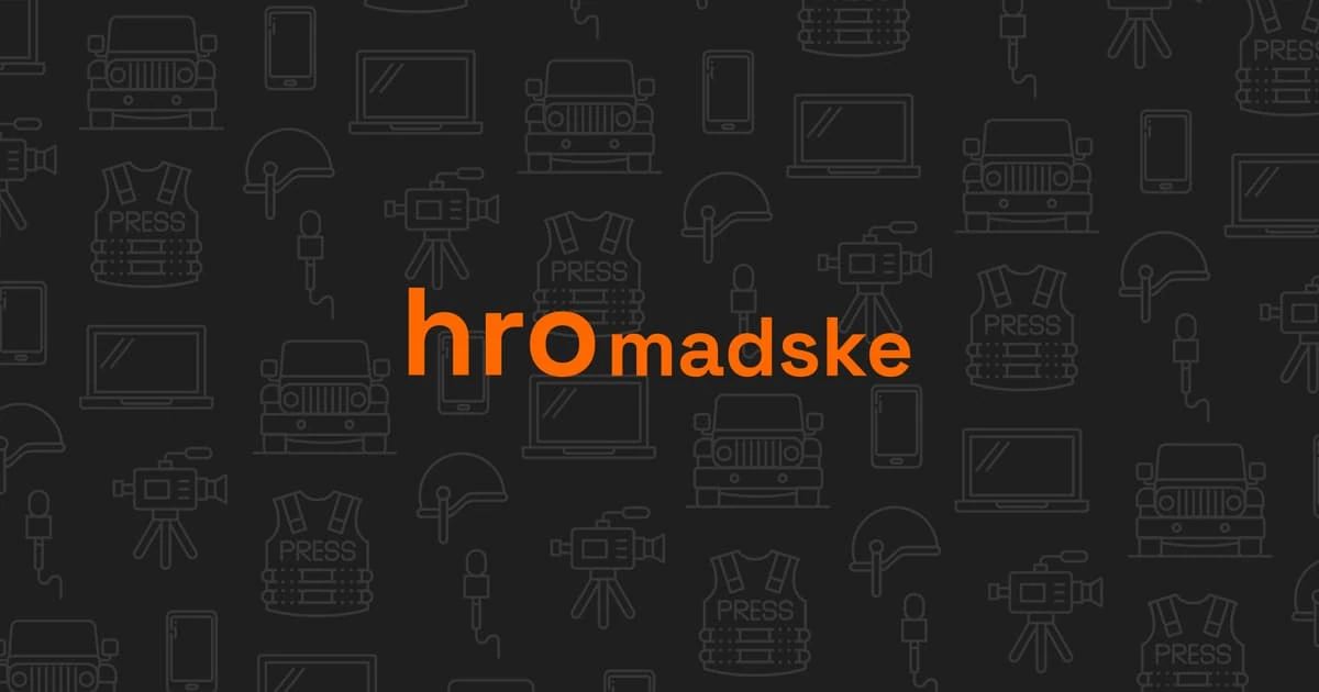 Рятувальники та медики працюють на місці зіткнення дизель-поїзда з електровозом на станції Підзамче у Львові